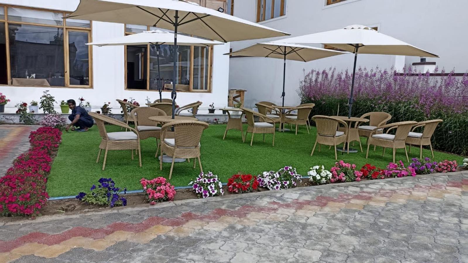 Hotel Lha-Zes Leh Exterior foto