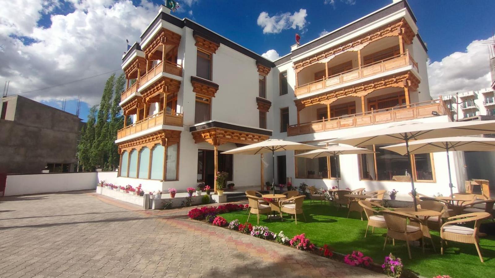 Hotel Lha-Zes Leh Exterior foto