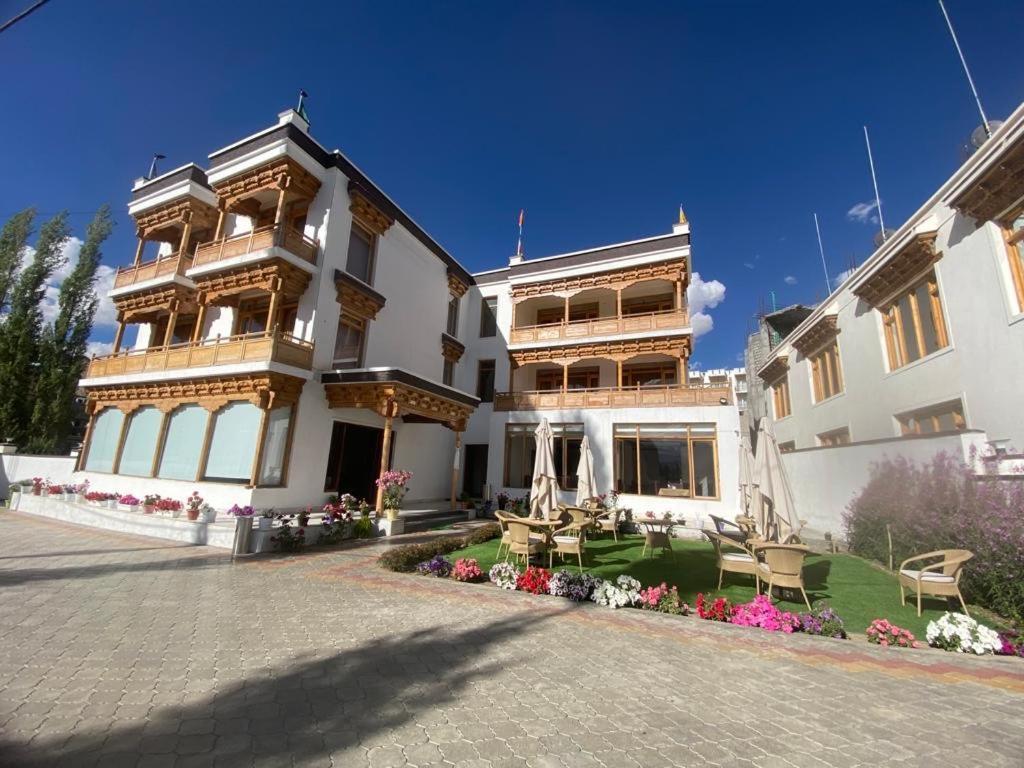 Hotel Lha-Zes Leh Exterior foto